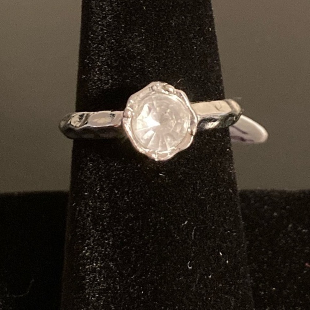 Silver tone solitaire size 7.5